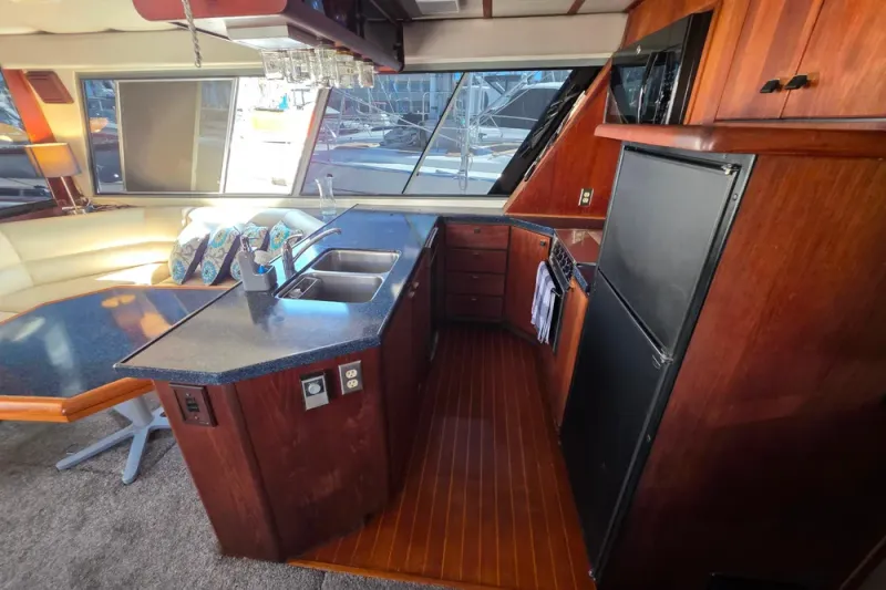 Slide: The Image of Bayliner 4550 Motoryacht 1987 - 11