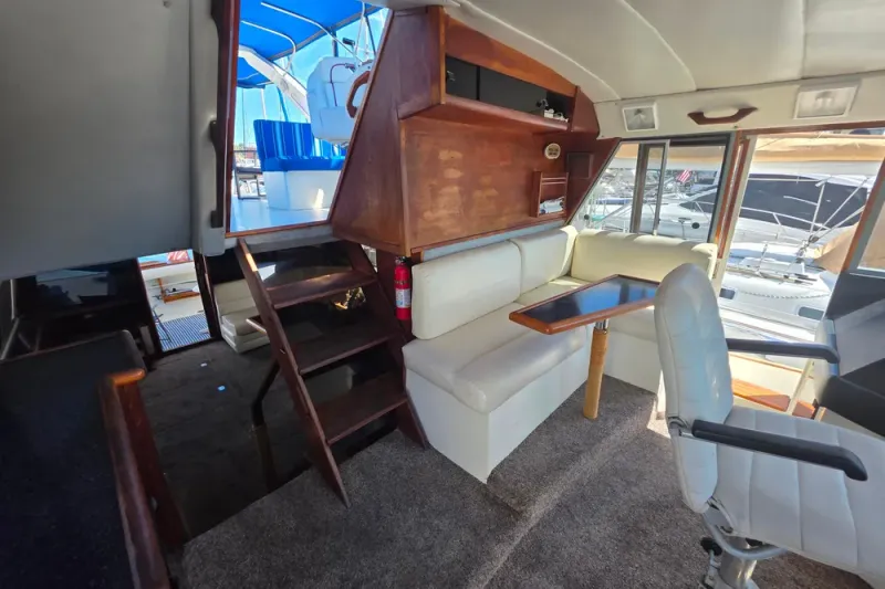 Slide: The Image of Bayliner 4550 Motoryacht 1987 - 17