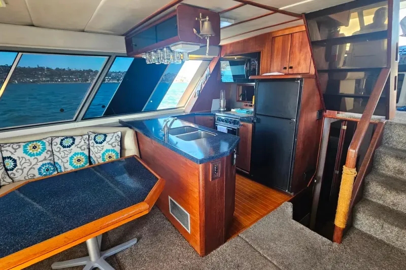 Slide: The Image of Bayliner 4550 Motoryacht 1987 - 61