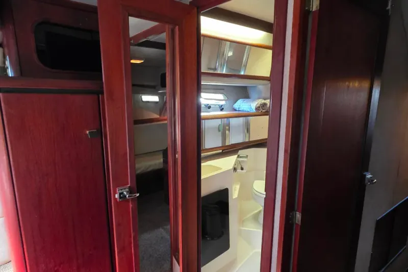 Slide: The Image of Bayliner 4550 Motoryacht 1987 - 31