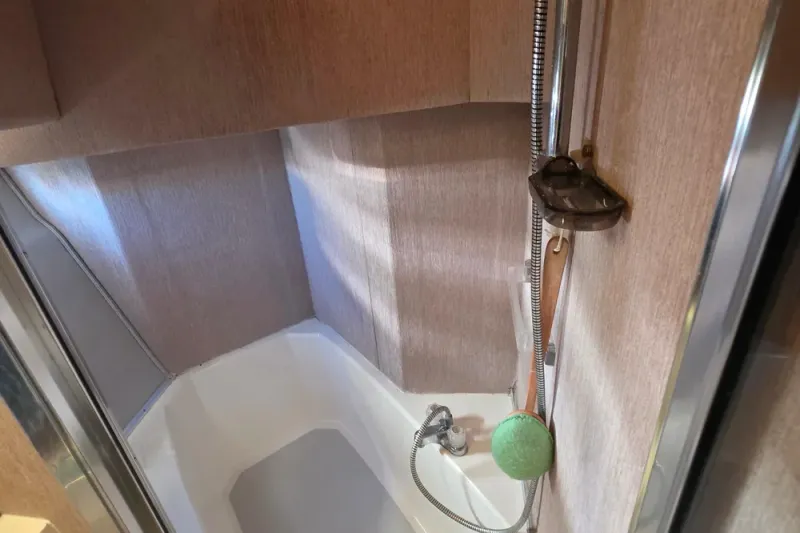 Slide: The Image of Bayliner 4550 Motoryacht 1987 - 39