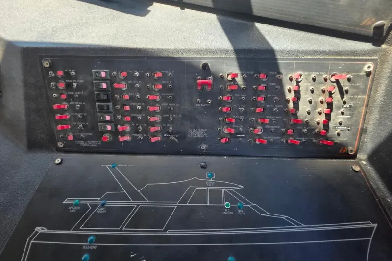 Slide: The Image of Bayliner 4550 Motoryacht 1987 - 54