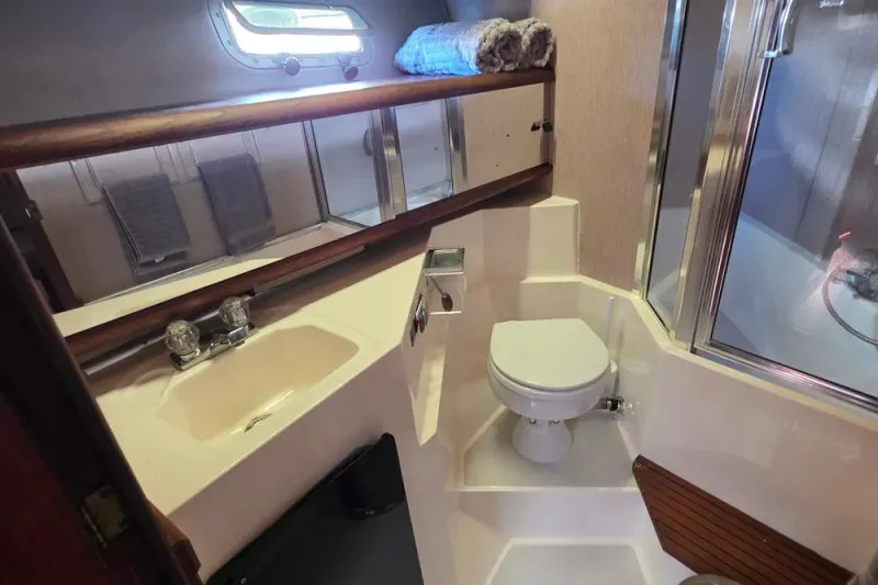 Slide: The Image of Bayliner 4550 Motoryacht 1987 - 40