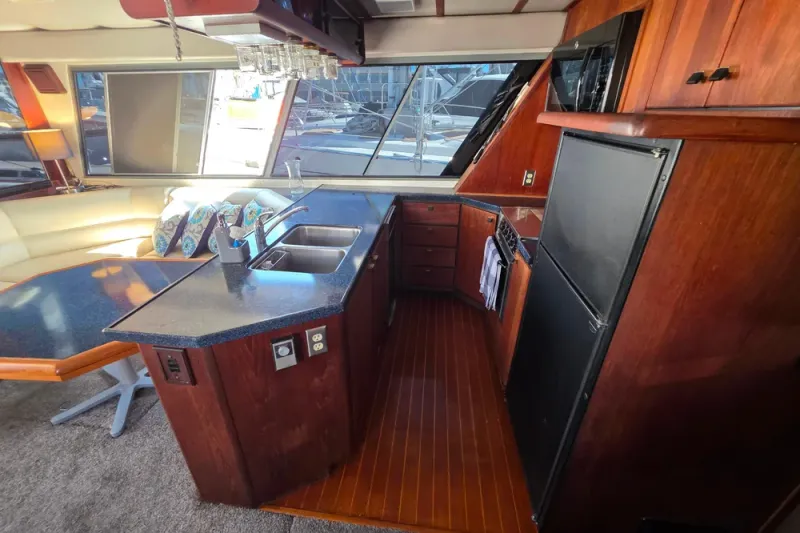 Slide: The Image of Bayliner 4550 Motoryacht 1987 - 11