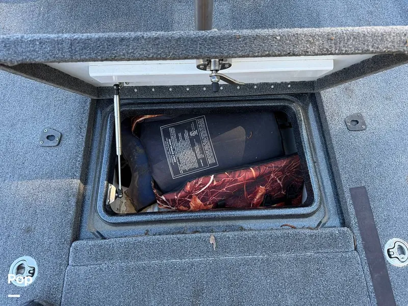 Slide: The Image of Phoenix Bass Boat 721 Pro XP 2019 - 14921985