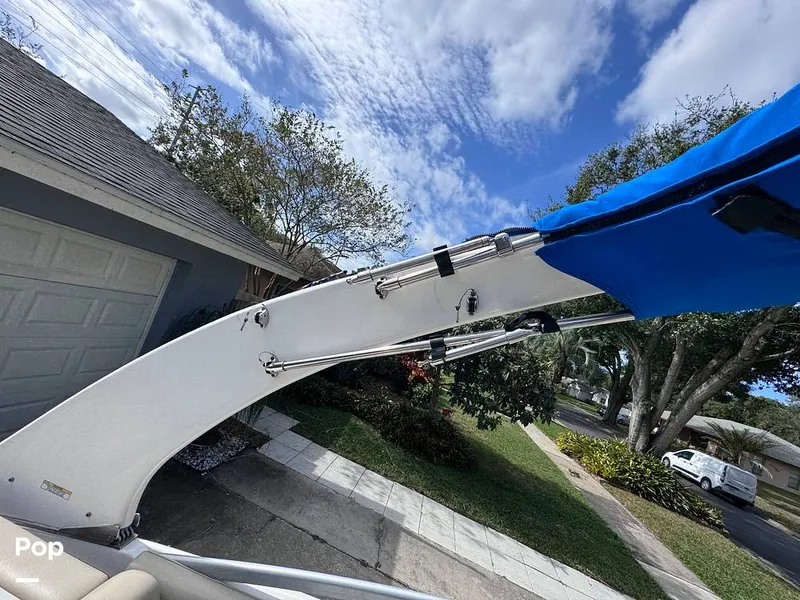 Slide: The Image of Regal 2100 Bowrider 2015 - 14916675