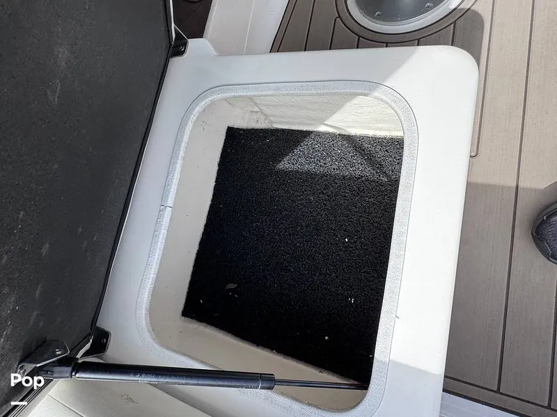 Slide: The Image of Regal 2100 Bowrider 2015 - 14916688