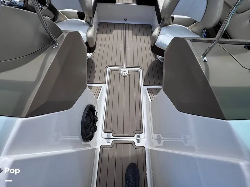 Slide: The Image of Regal 2100 Bowrider 2015 - 14916695