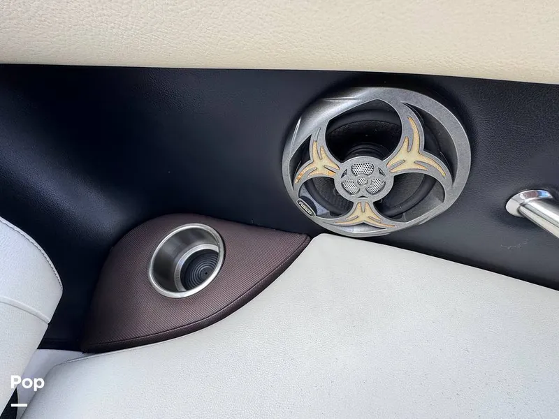 Slide: The Image of Regal 2100 Bowrider 2015 - 14916707