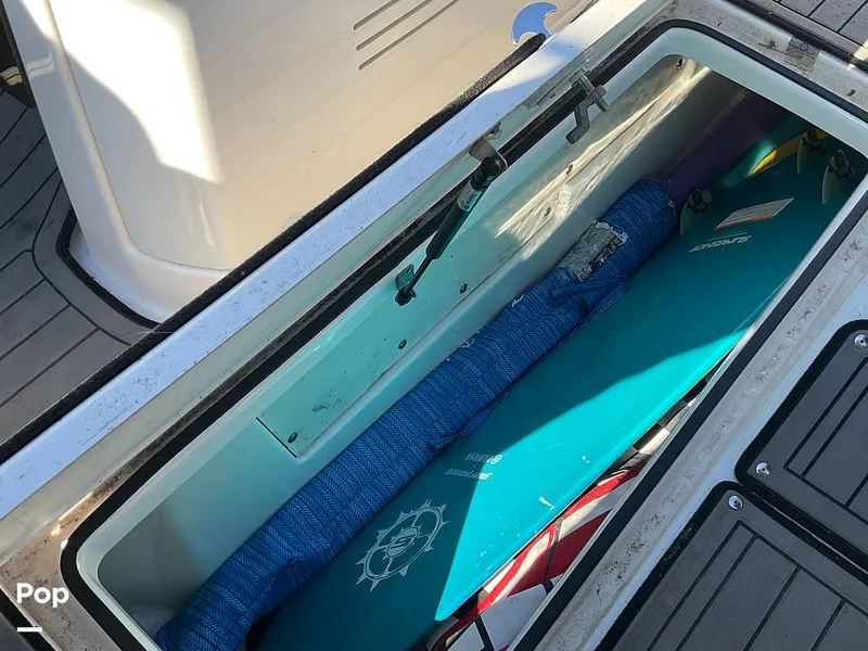 Slide: The Image of Yamaha E-Series 242 Limited 2018 - 15083509