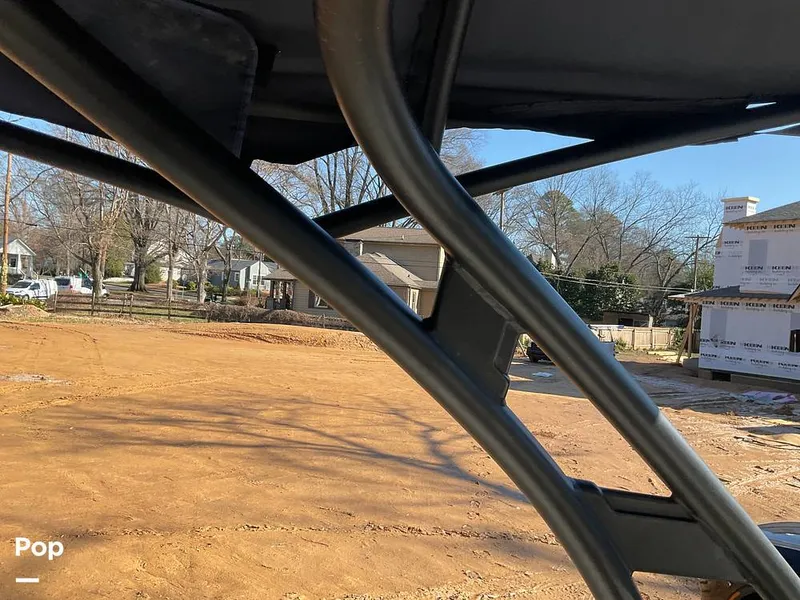 Slide: The Image of Yamaha E-Series 242 Limited 2018 - 15083513