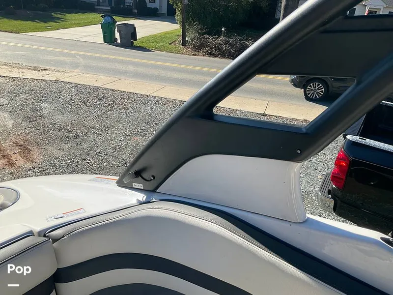 Slide: The Image of Yamaha E-Series 242 Limited 2018 - 15083514