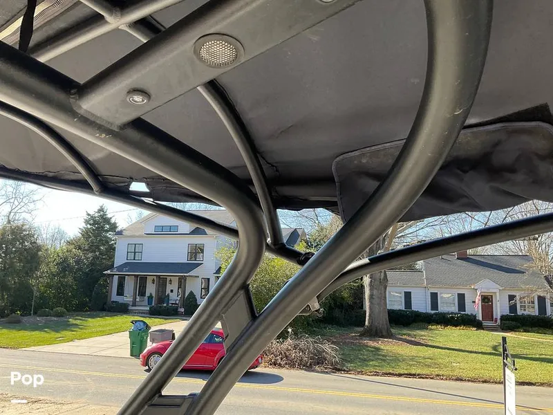 Slide: The Image of Yamaha E-Series 242 Limited 2018 - 15083515