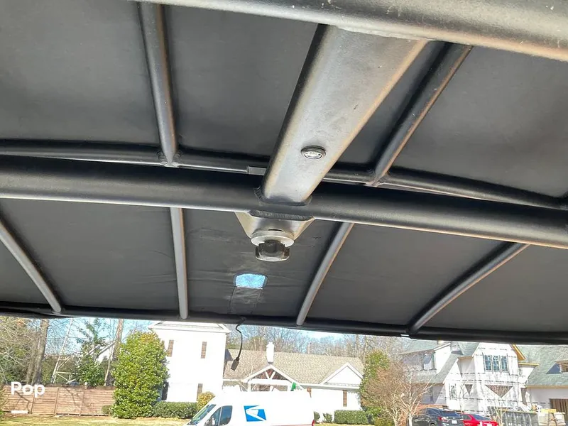 Slide: The Image of Yamaha E-Series 242 Limited 2018 - 15083517