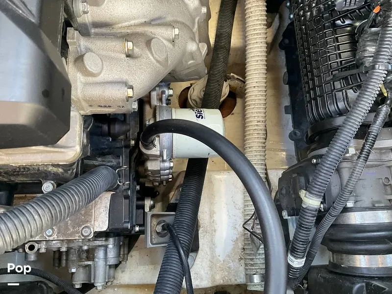 Slide: The Image of Yamaha E-Series 242 Limited 2018 - 15083520