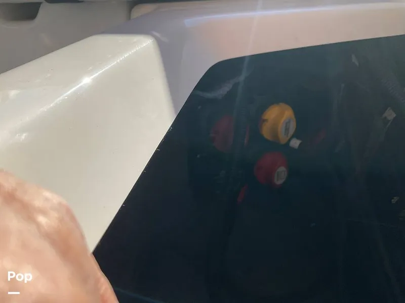 Slide: The Image of Yamaha E-Series 242 Limited 2018 - 15083523