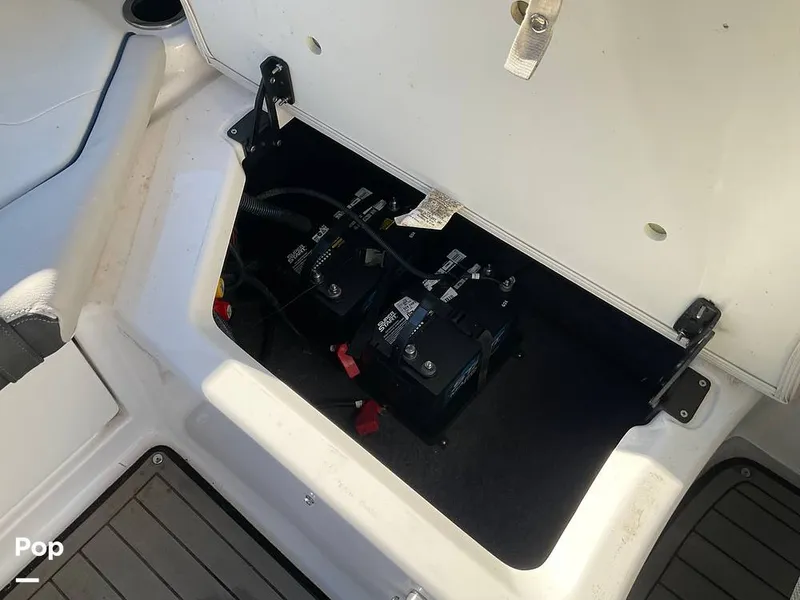 Slide: The Image of Yamaha E-Series 242 Limited 2018 - 15083524