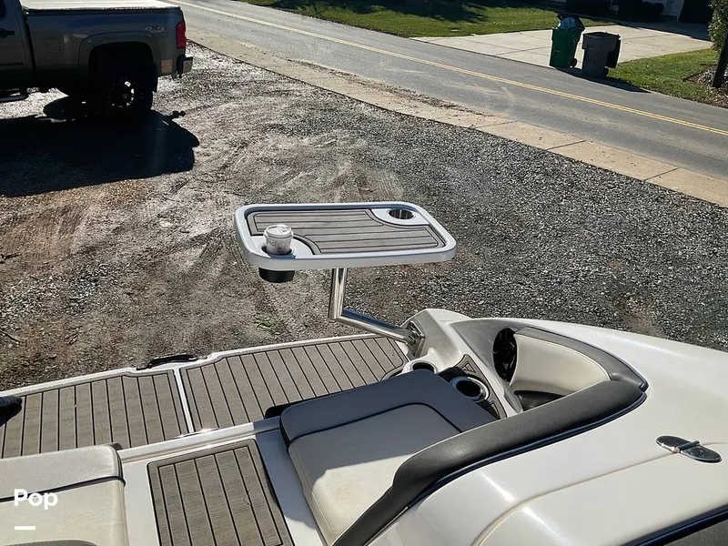 Slide: The Image of Yamaha E-Series 242 Limited 2018 - 15083525