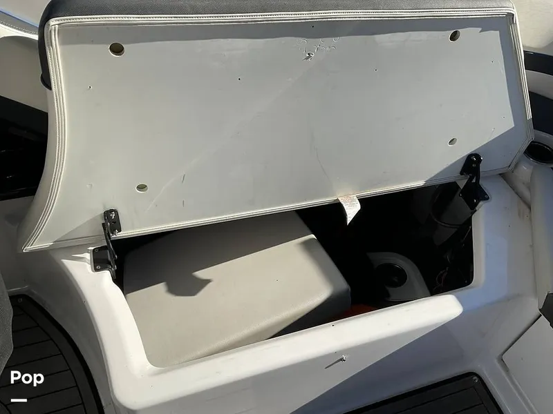 Slide: The Image of Yamaha E-Series 242 Limited 2018 - 15083527