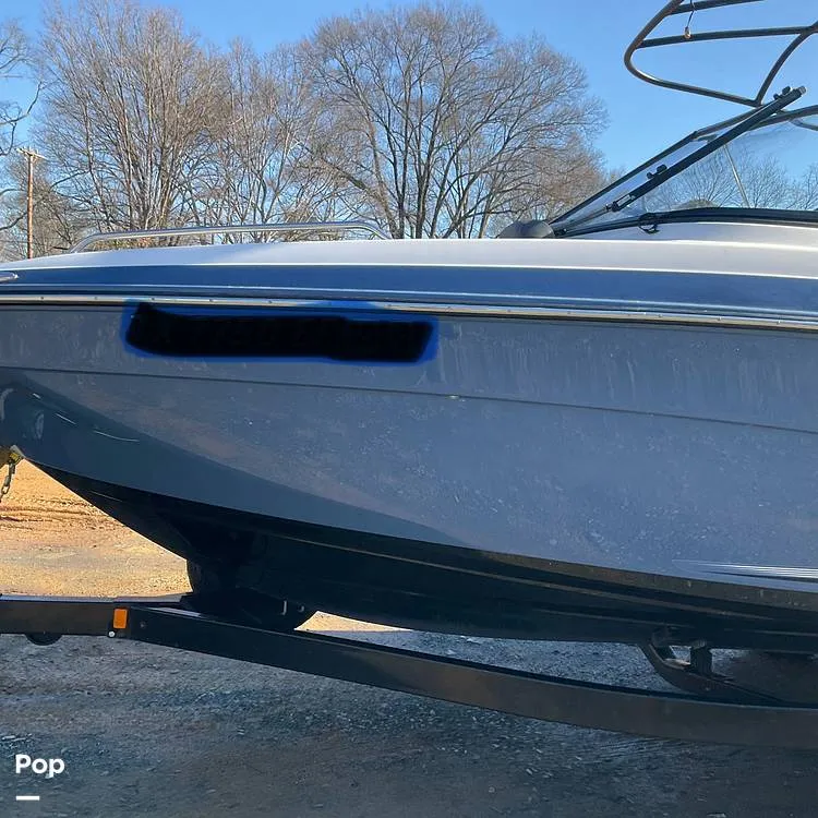 Slide: The Image of Yamaha E-Series 242 Limited 2018 - 15083500