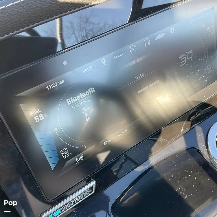 Slide: The Image of Yamaha E-Series 242 Limited 2018 - 15083539