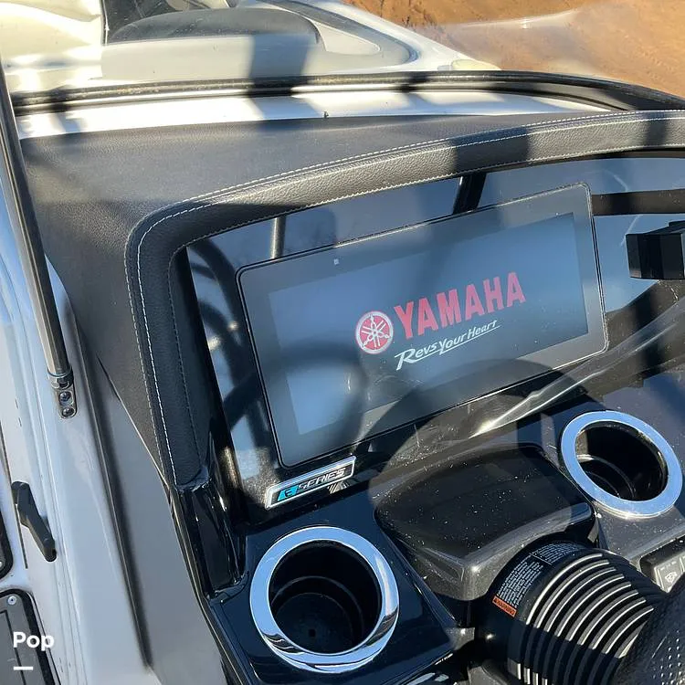 Slide: The Image of Yamaha E-Series 242 Limited 2018 - 15083544