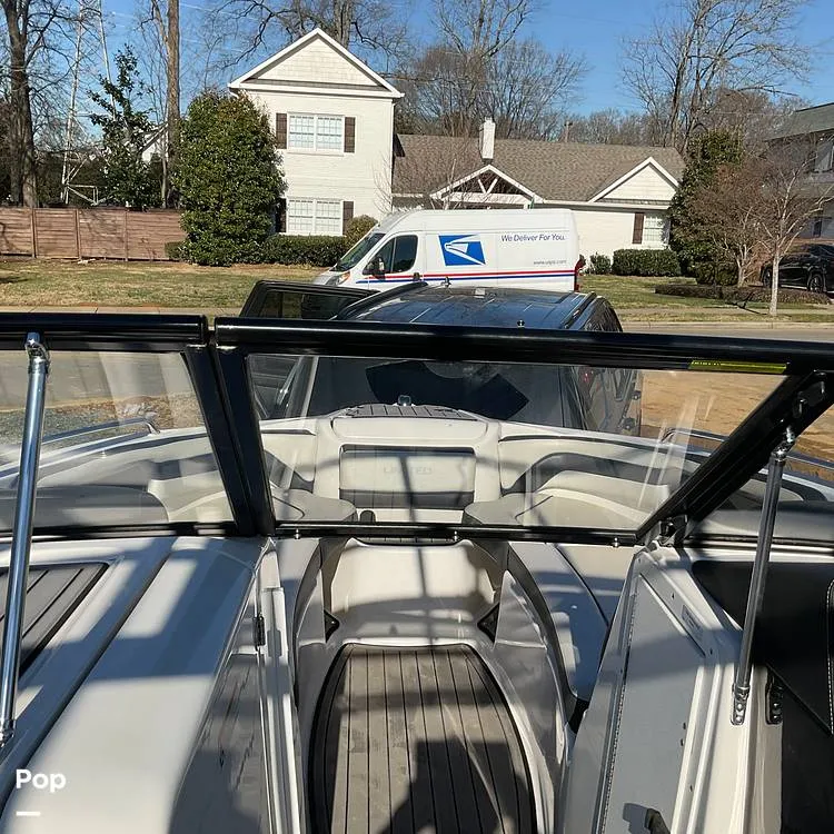 Slide: The Image of Yamaha E-Series 242 Limited 2018 - 15083550