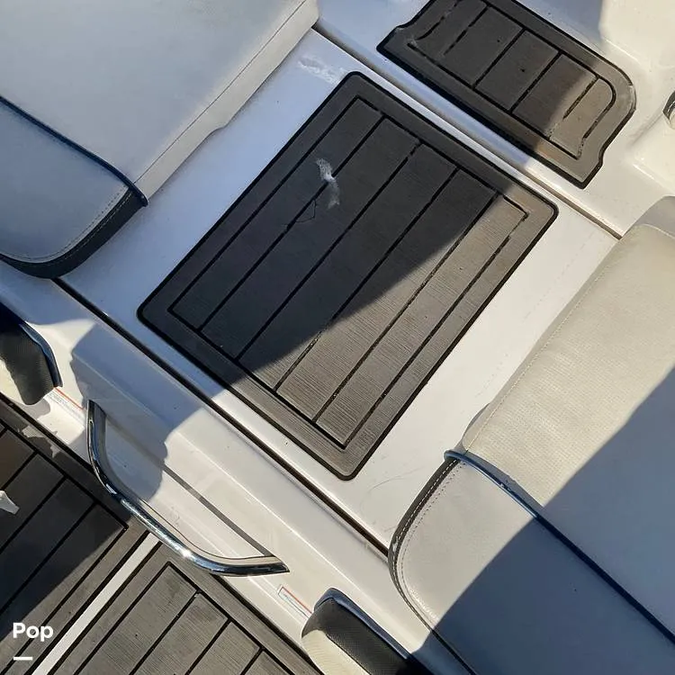 Slide: The Image of Yamaha E-Series 242 Limited 2018 - 15083552