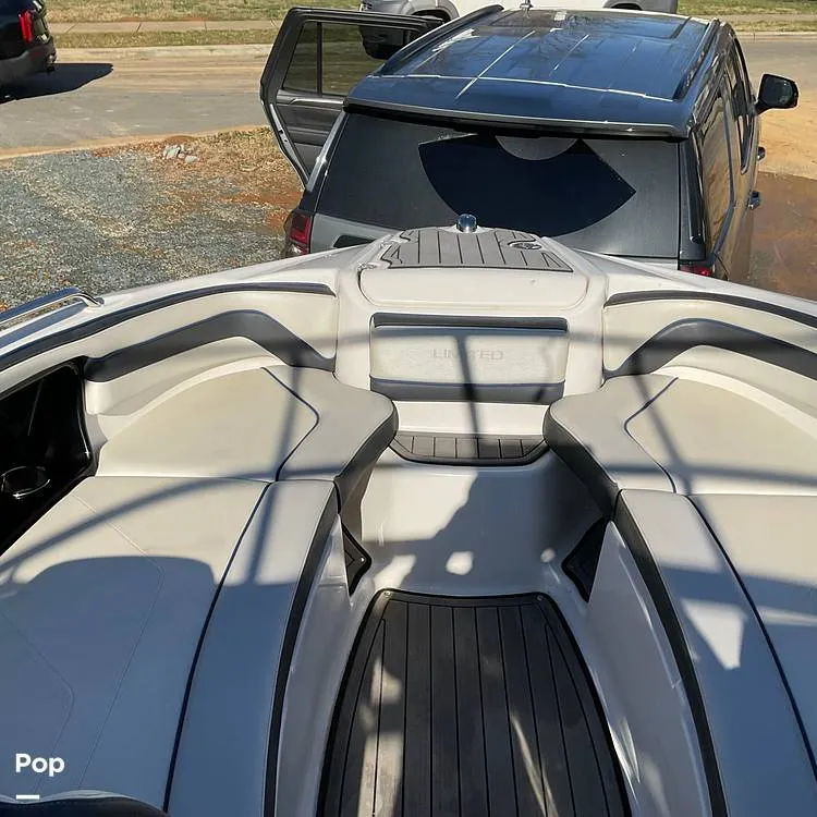 Slide: The Image of Yamaha E-Series 242 Limited 2018 - 15083558