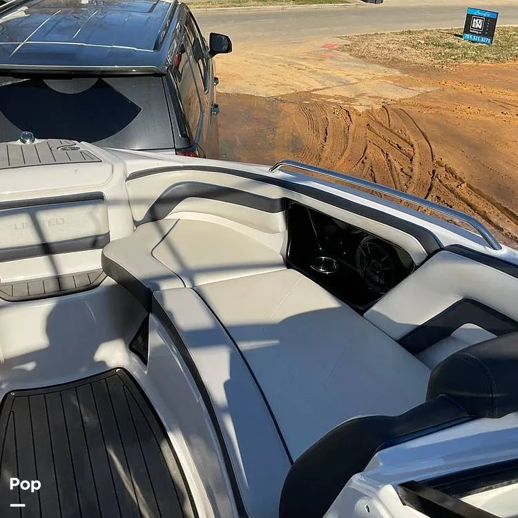 Slide: The Image of Yamaha E-Series 242 Limited 2018 - 15083559