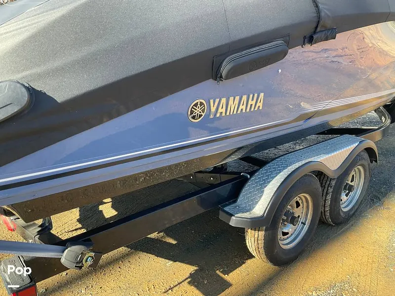 Slide: The Image of Yamaha E-Series 242 Limited 2018 - 15083570