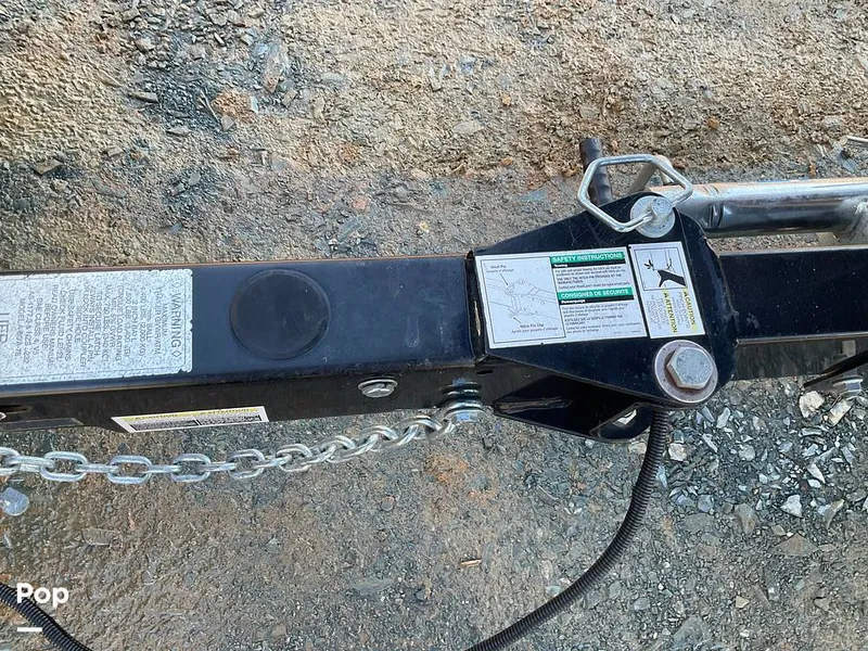 Slide: The Image of Yamaha E-Series 242 Limited 2018 - 15083575