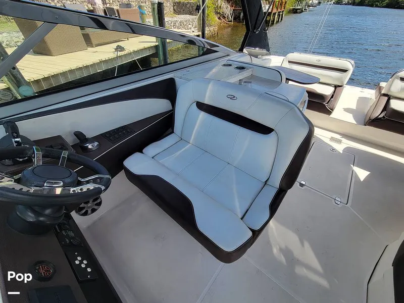 Slide: The Image of Regal 3200 2017 - 16261326