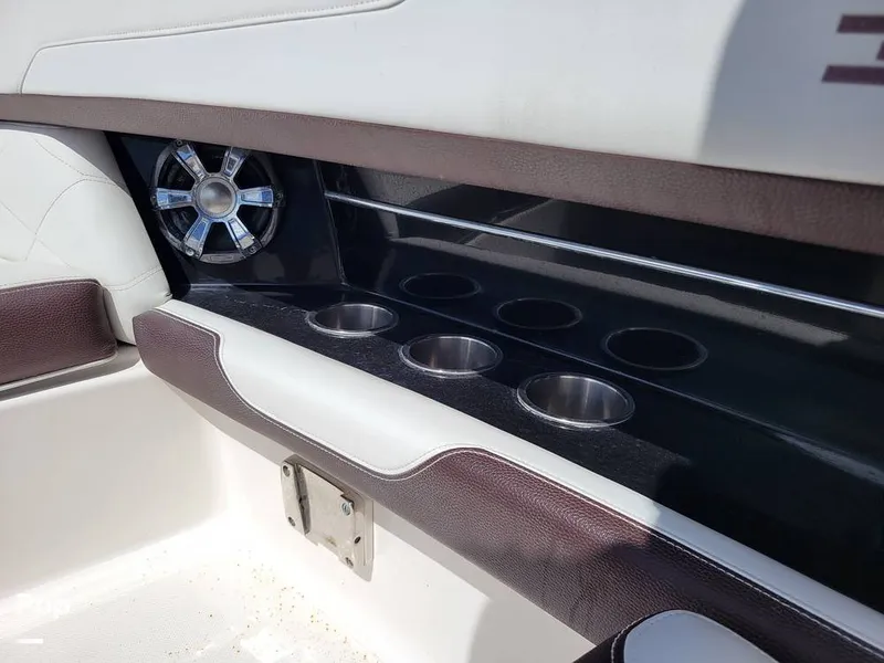 Slide: The Image of Regal 3200 2017 - 16261333