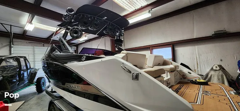 Slide: The Image of Scarab 255 Platinum SE Jet Boat 2018 - 14976446