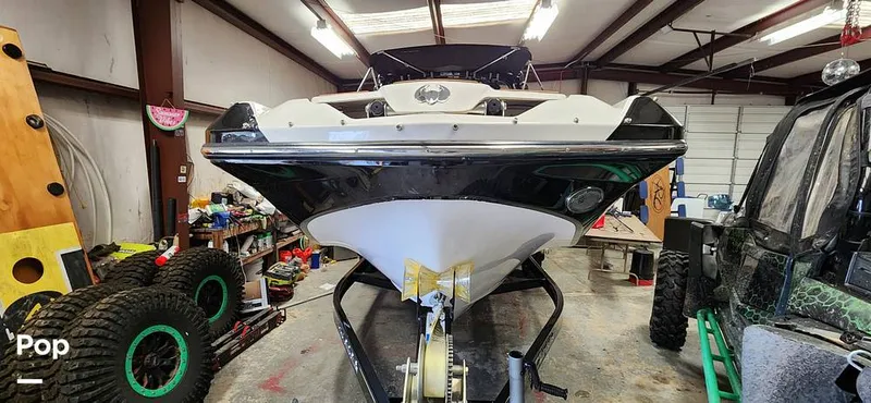 Slide: The Image of Scarab 255 Platinum SE Jet Boat 2018 - 14976388