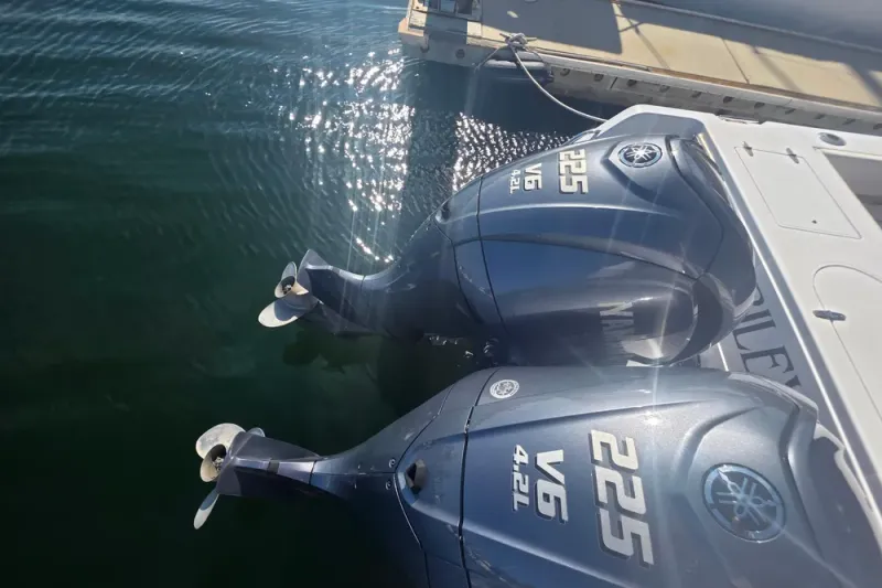 Slide: The Image of Grady-White Marlin 280 1990 - 10