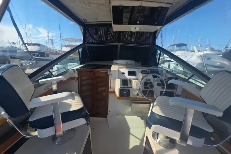 Slide: The Image of Grady-White Marlin 280 1990 - 14