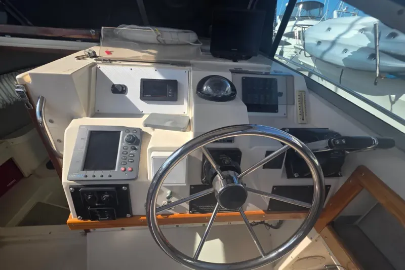 Slide: The Image of Grady-White Marlin 280 1990 - 15