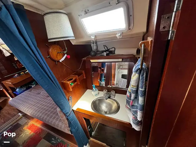 Slide: The Image of Hunter 34 1983 - 14967272