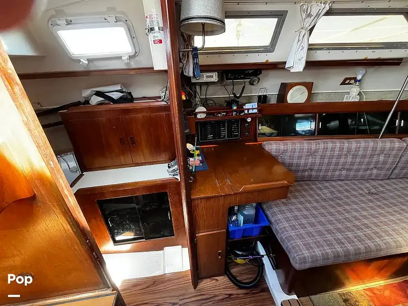 Slide: The Image of Hunter 34 1983 - 14967282