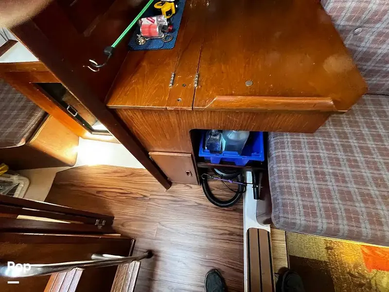 Slide: The Image of Hunter 34 1983 - 14967285