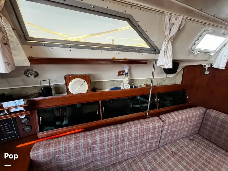 Slide: The Image of Hunter 34 1983 - 14967286