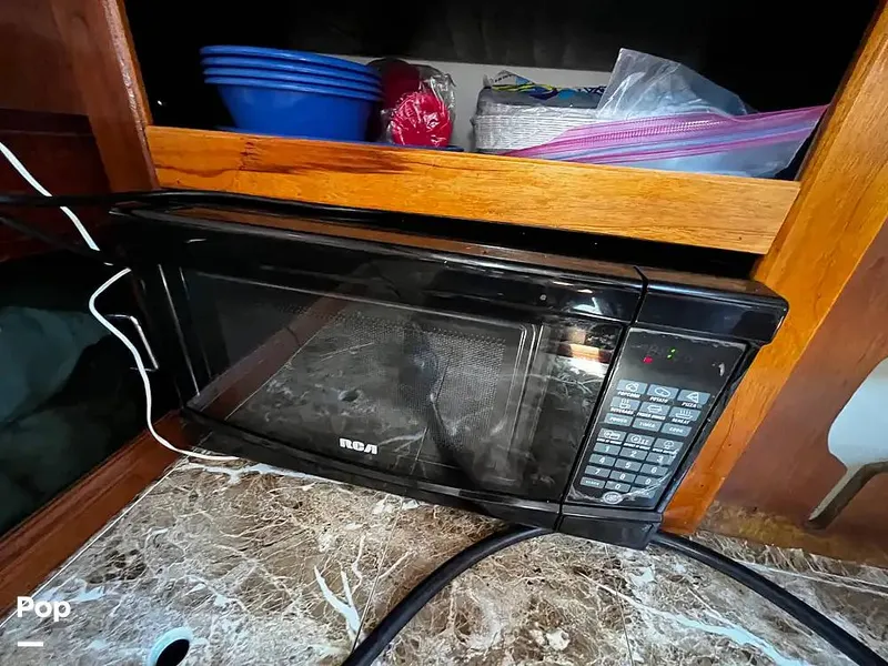 Slide: The Image of Hunter 34 1983 - 14967289