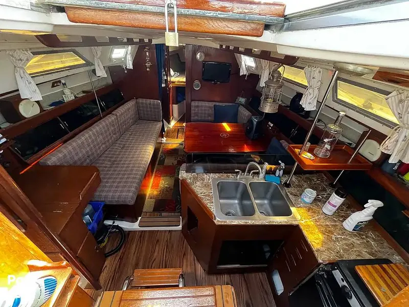 Slide: The Image of Hunter 34 1983 - 14967294