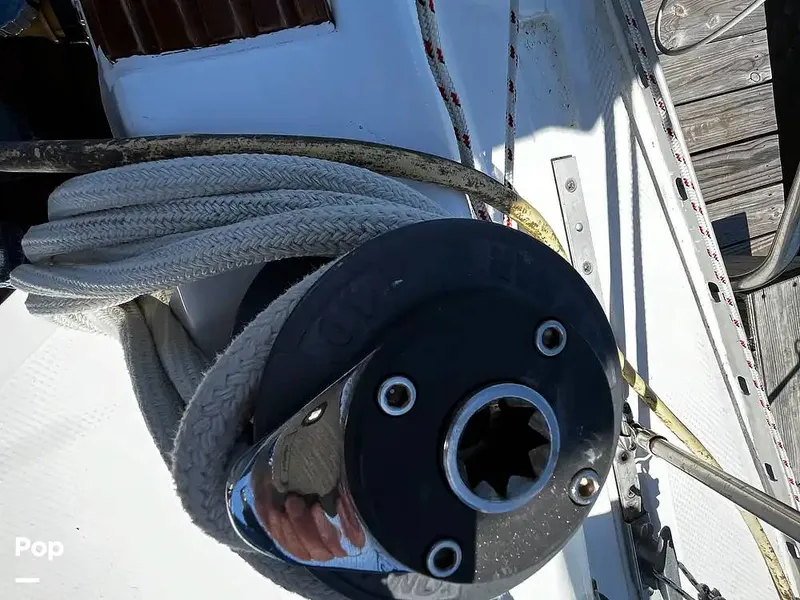 Slide: The Image of Hunter 34 1983 - 14967300