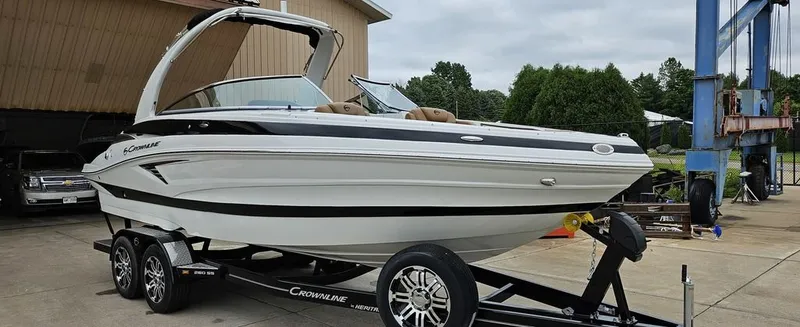 Slide: The Image of Crownline Boats 260 SS 2024 - 2