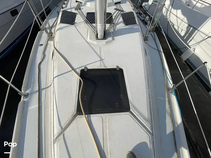 Slide: The Image of Hunter 33.5 1988 - 14990279