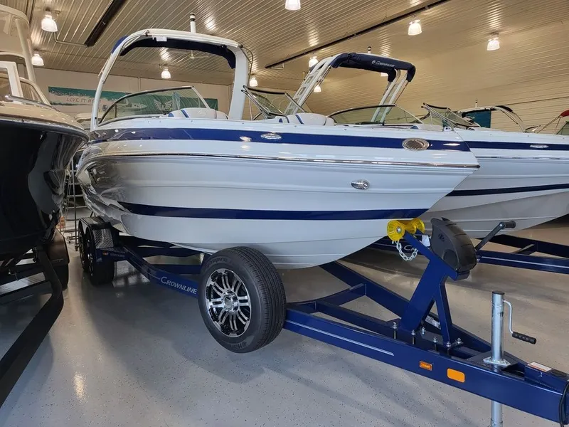 Slide: The Image of Crownline Boats 260 XSS 2024 - 2