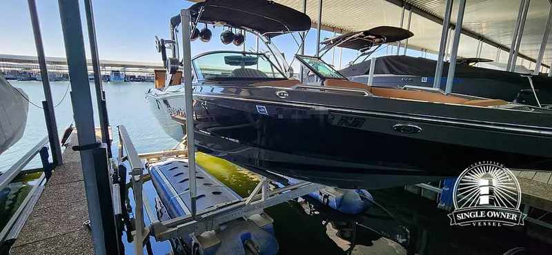 Slide: The Image of Mastercraft XT23 2021 - 15478382